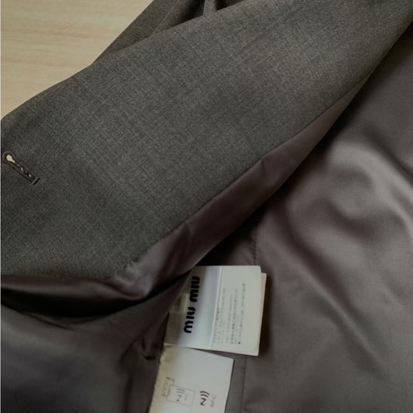 ❤️‍🔥CLEARANCE ❤️‍🔥 NWOT Miu Miu Gray Blazer with Blue Accents, Size 38 = M - Picture 4 of 7